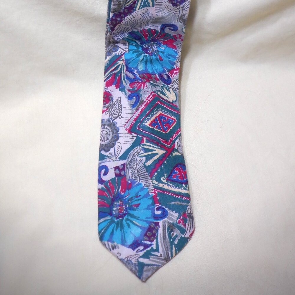 ~ TIE ~~~ EATON ~~~